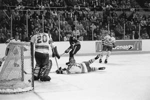 Seiling scores a goal against the Soviet Red Army team in 1980.