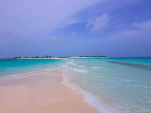 Los Roques, a collection of deserted islands off the coast of Venezuela, was a favorite spot for the Fowlers.